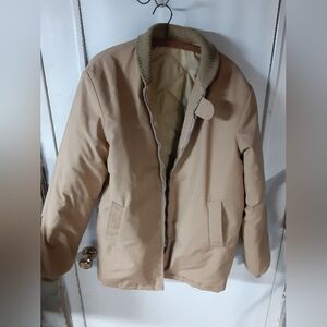 Vintage coat men's XL probably a Size 40 reg. Quilted, Pockets. Very Warm